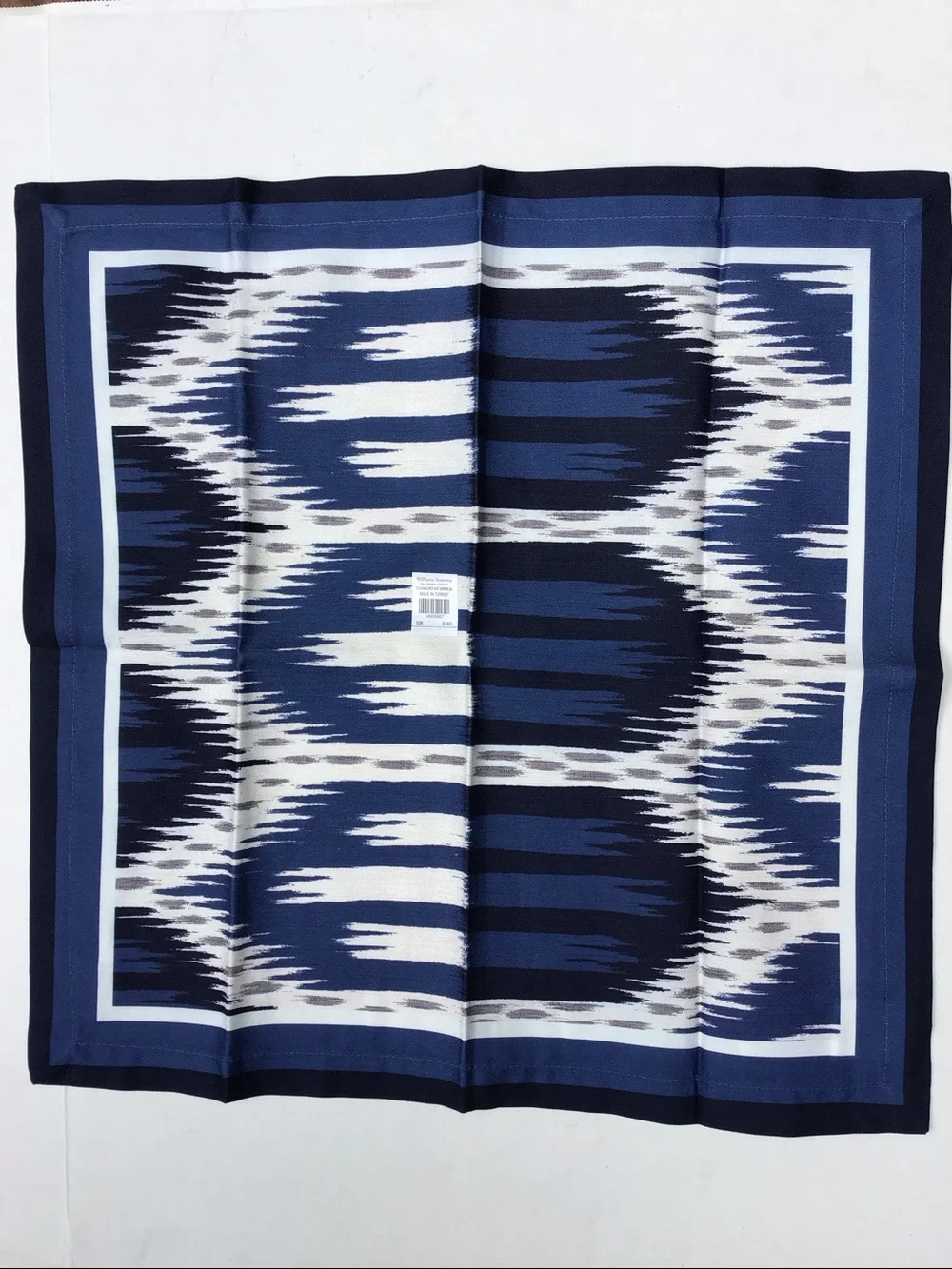 Williams Sonoma Blue and White patterned napkins (8)